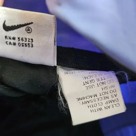 Nike Duffle Gym Bag Retro Vintage 90s Y2K Colorful Purple Pink Strap Zip - Picture 10 of 16